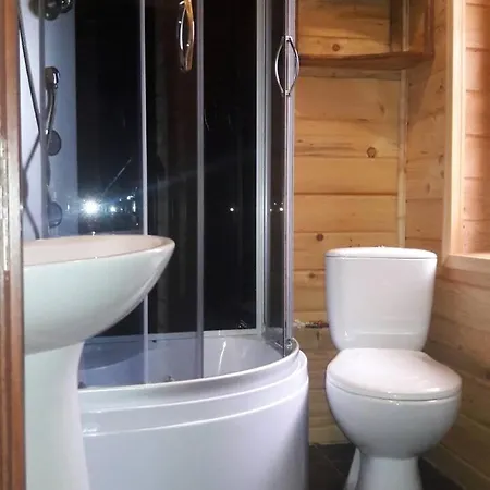 Mandrivnyk Semesterbostad Mykulytjyn