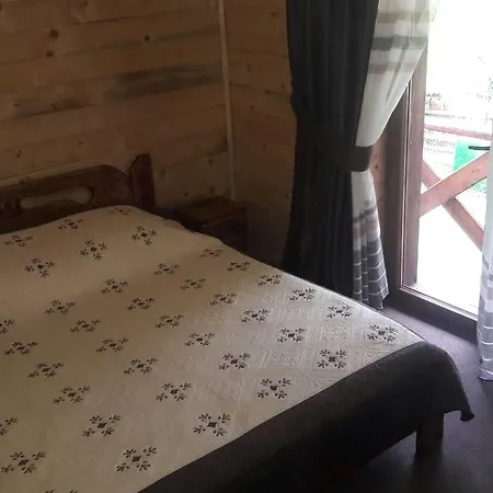 Ferienhaus Mandrivnyk Mykulytschyn