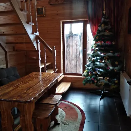 Ferienhaus Mandrivnyk Mykulytschyn
