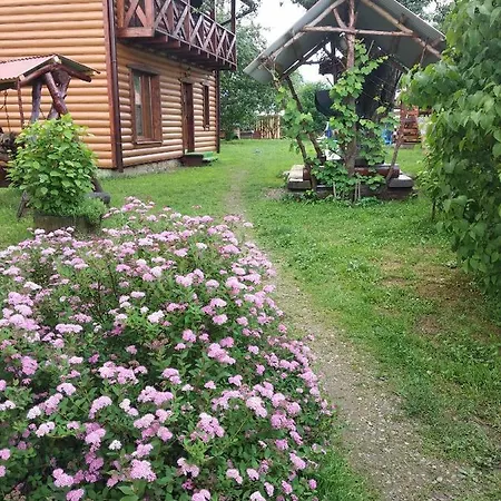 Mandrivnyk Ferienhaus *