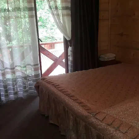 Дом отдыха Mandrivnyk